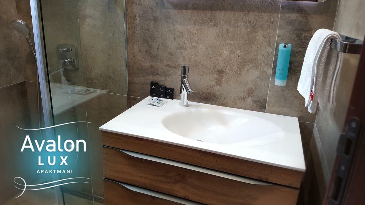Avalon Lux Studio Apartment نوفي ساد المظهر الخارجي الصورة
